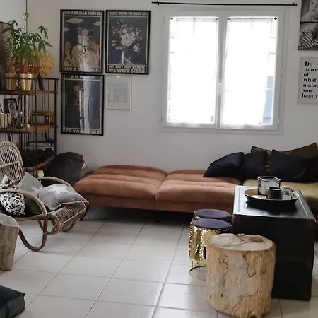 Maison De Plain-pied Au Calme Avec Piscine Ferienhaus